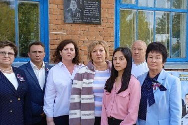 Имя Максима Жумаханова отныне носит школа 